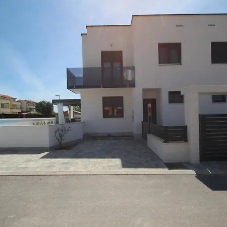 Villa Essenza - Roza *