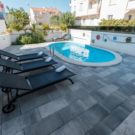 Essenza - Roza Villa *