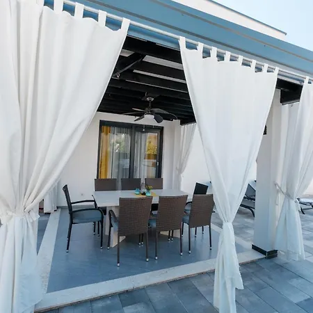 Essenza - Roza Villa