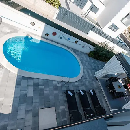 Essenza - Roza Villa *