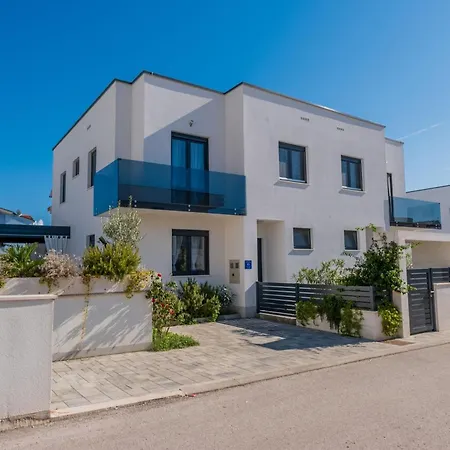 Essenza - Roza Vodice