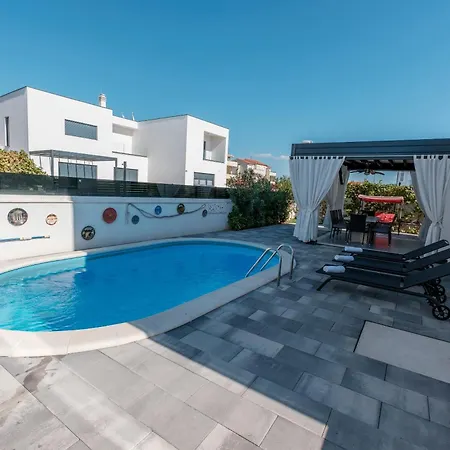 Essenza - Roza Vodice