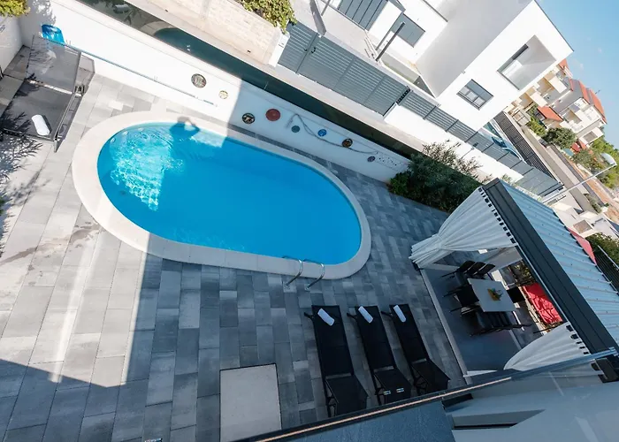 Essenza - Roza Villa *